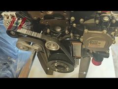 Der Perkins 1204F-E44TTAN ist ein twin-turbogeladener Reihen-4-Zylinder-Dieselmotor.