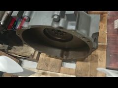 Der Kubota V2403 ist ein naturgetriebener Vierzylinder Dieselmotor.