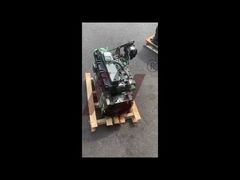 TK486V, ein Ingersoll Rand 4-Zylinder-Dieselmotor, leistet 25,3 kW bei 2200 U/min.